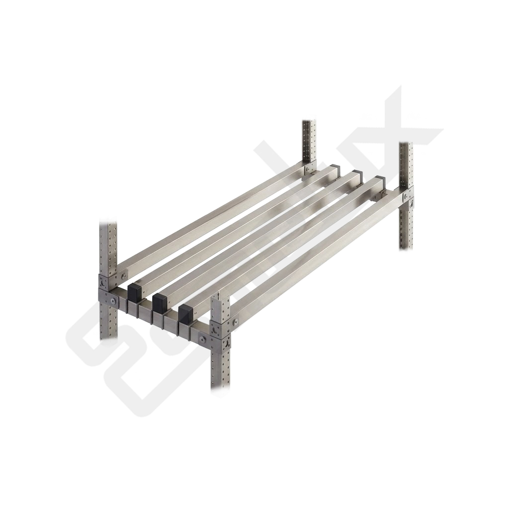 Escalera fija para subidas verticales con pelda�os antideslizantes y protecci�n antica�da